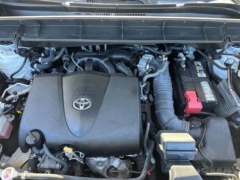 Used 2021 Toyota Highlander Limited image 17