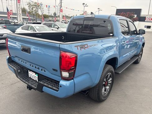 Used 2019 Toyota Tacoma TRD Sport w/ Technology Package RWD image 4