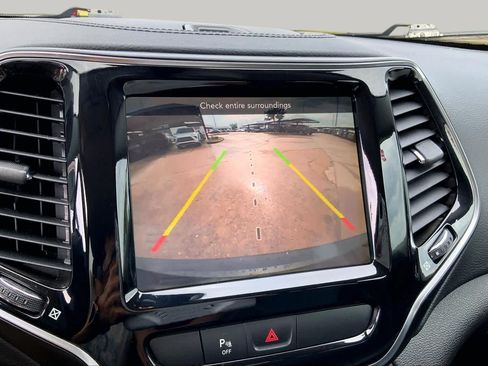 Used 2019 Jeep Cherokee Limited AWD/4WD image 26