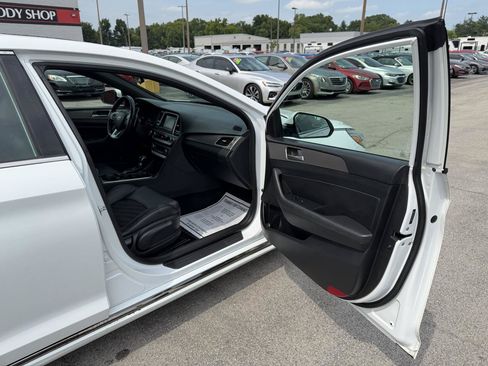 Used 2019 Hyundai Sonata Sport w/ Tech Package 03 FWD image 9