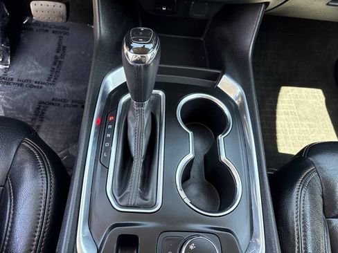 Used 2019 Chevrolet Traverse LT FWD image 27