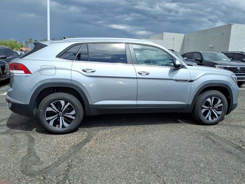 New 2026 Volkswagen Atlas Cross Sport SE image 7
