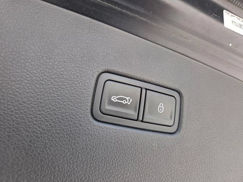 Used 2025 Genesis GV80 3.5T e-SC AWD/4WD image 19