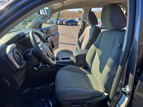 Used 2021 Toyota Tacoma SR5 image 17