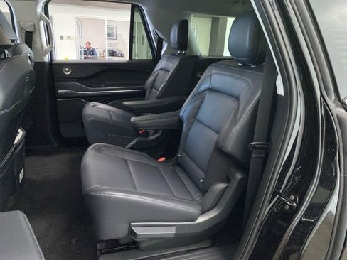 New 2025 Lincoln Navigator L Reserve image 12