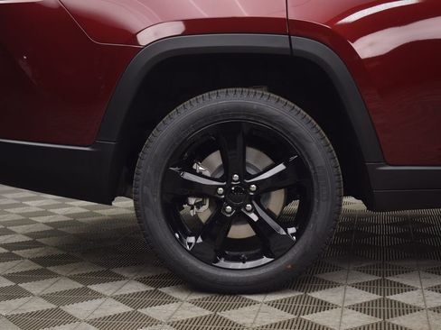 New 2025 Jeep Grand Cherokee L Limited image 10