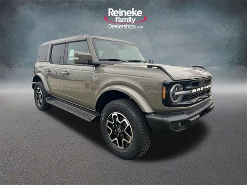 New 2025 Ford Bronco Outer Banks image 2