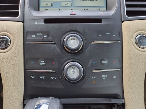 Used 2018 Ford Taurus SEL w/ Equipment Group 201A AWD/4WD image 26