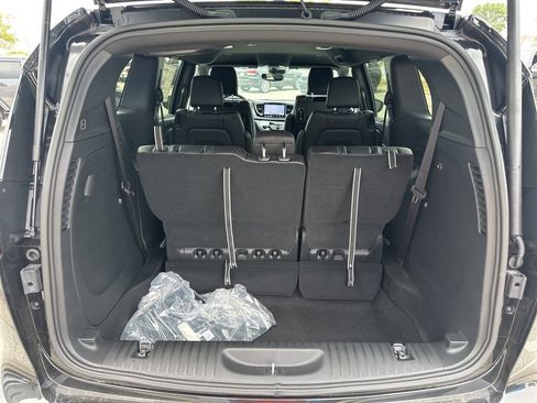 New 2026 Chrysler Pacifica Select image 45