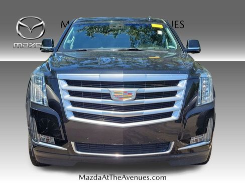 Used 2019 Cadillac Escalade Luxury RWD image 4