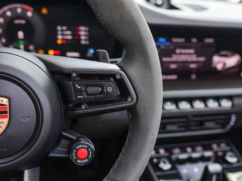 Certified 2025 Porsche 911 Targa 4 GTS AWD/4WD image 24