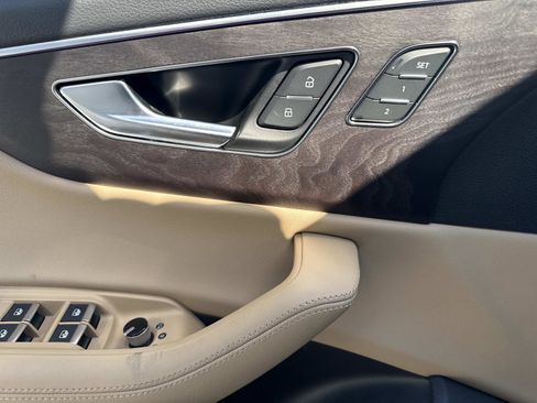 Used 2023 Audi Q8 Premium Plus image 20