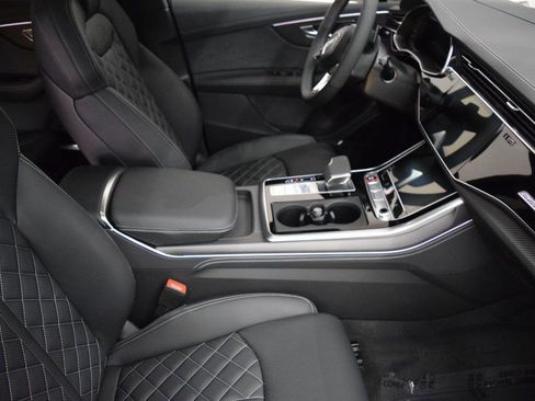New 2026 Audi SQ7 Prestige image 7