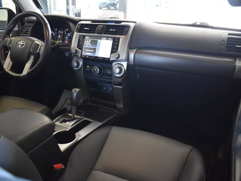 Used 2023 Toyota 4Runner SR5 Premium w/ Moonroof Package RWD image 62