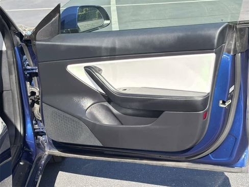 Used 2021 Tesla Model 3 Long Range image 40