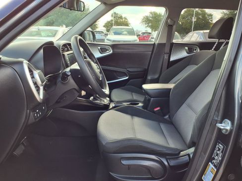 Used 2022 Kia Soul LX w/ Technology Package FWD image 17