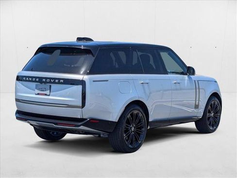 New 2025 Land Rover Range Rover SE image 2