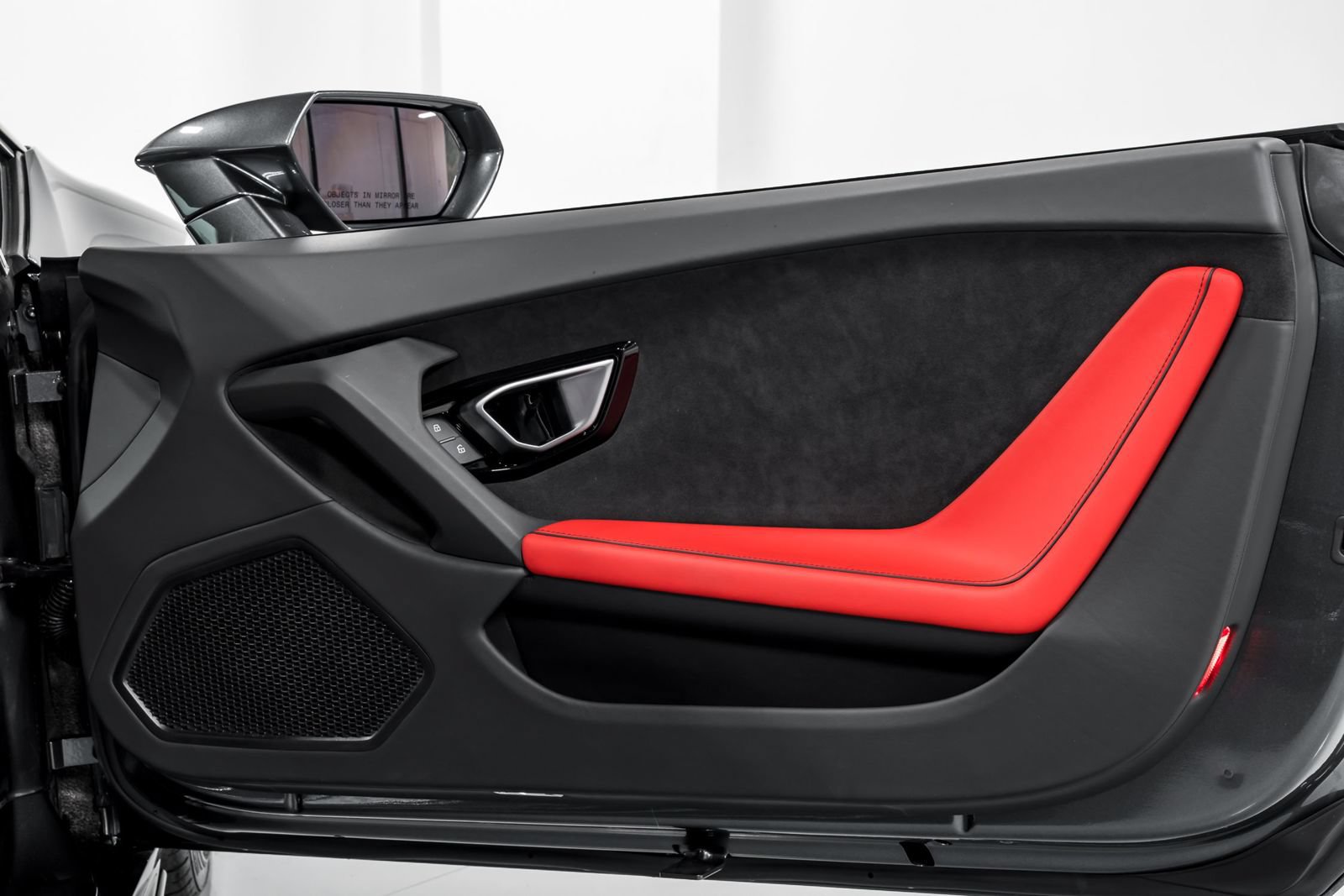 Used 2021 Lamborghini Huracan EVO RWD image 38