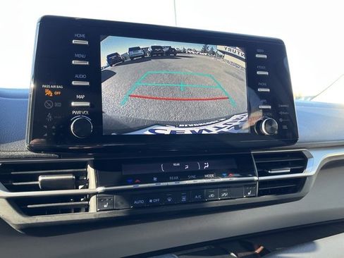 Used 2022 Toyota Sienna XLE image 50