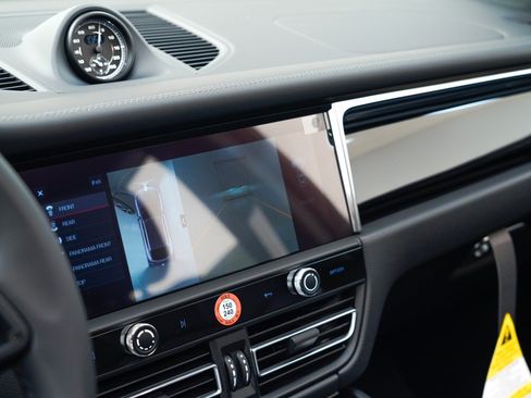 Certified 2026 Porsche Macan Turbo AWD/4WD image 25