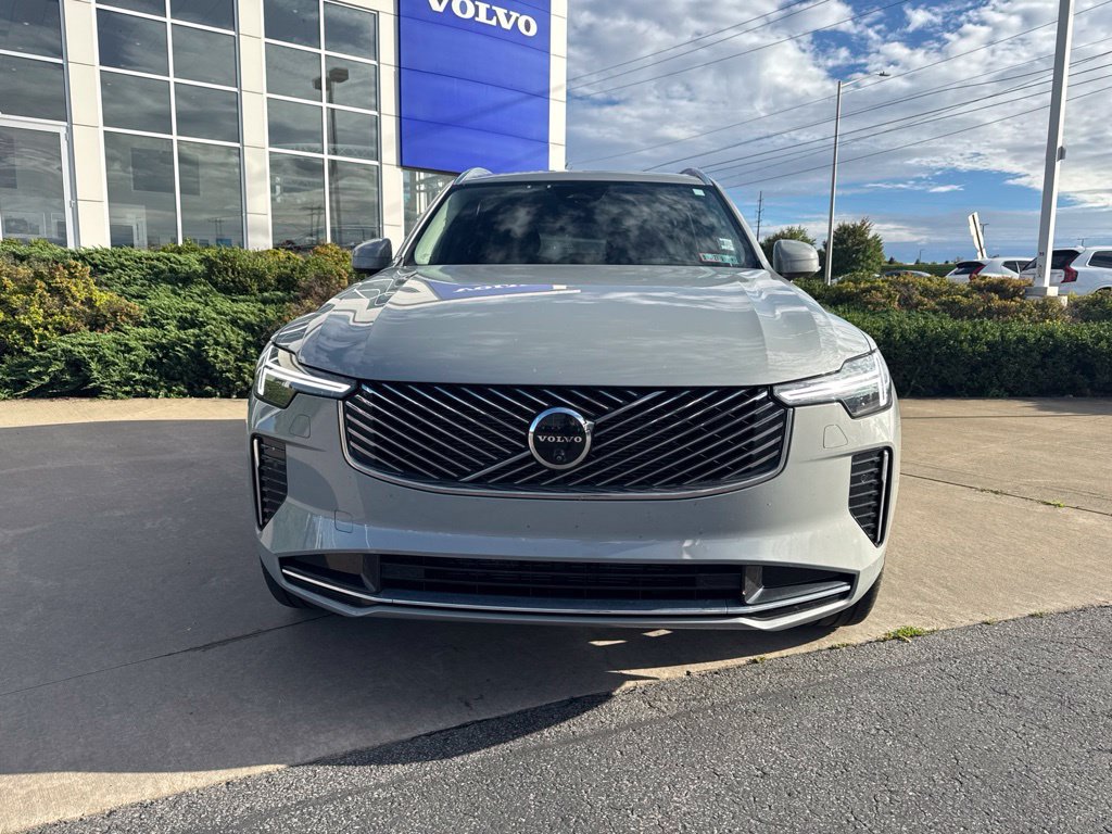 Used 2025 Volvo XC90 B6 Plus w/ Protection Package Premier AWD/4WD image 2