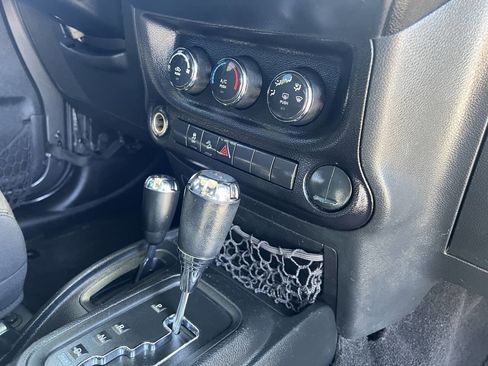 Used 2016 Jeep Wrangler Unlimited Sport w/ Connectivity Group image 26