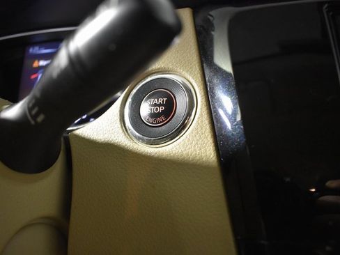 Used 2015 Nissan Rogue SV image 18