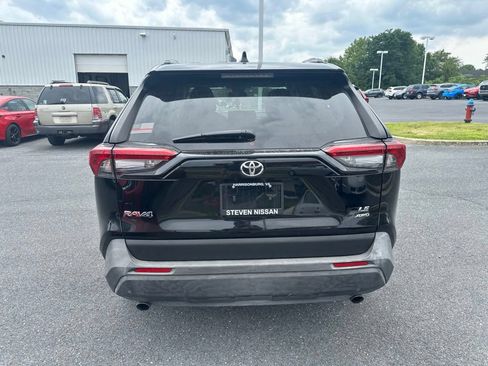 Used 2020 Toyota RAV4 LE AWD/4WD image 6