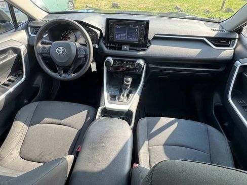 Used 2021 Toyota RAV4 LE AWD/4WD image 18
