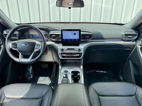 Certified 2023 Ford Explorer XLT w/ Equipment Group 202A AWD/4WD image 36
