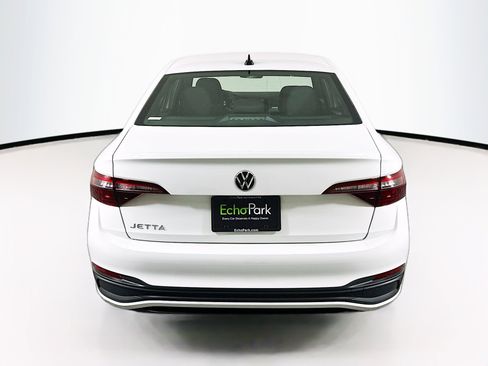 Used 2024 Volkswagen Jetta Sport image 7