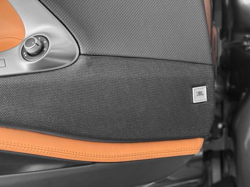 Used 2021 Ferrari 812 GTS image 17