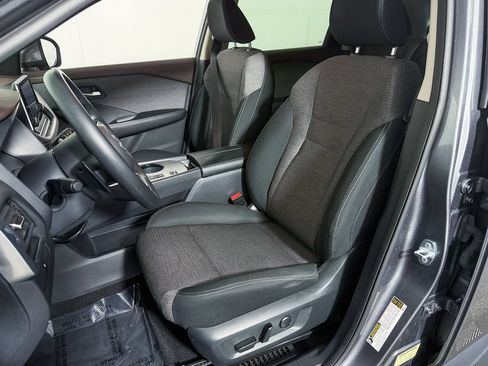 Used 2023 Nissan Rogue SV FWD image 17