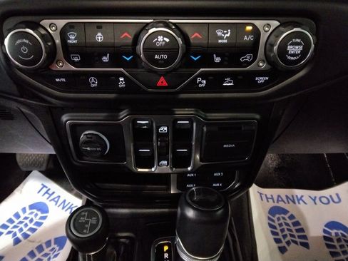 Used 2021 Jeep Wrangler Unlimited Sahara w/ Uconnect 4C Nav & Sound Group image 19