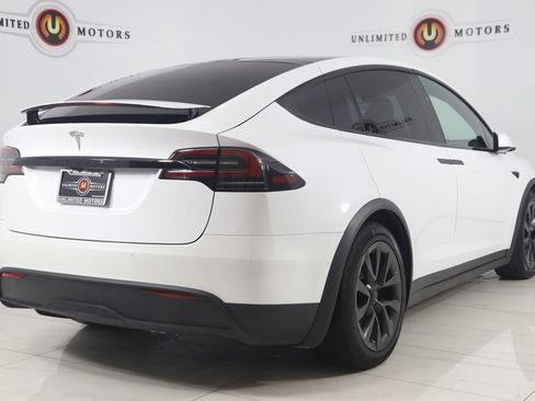 Used 2022 Tesla Model X image 3