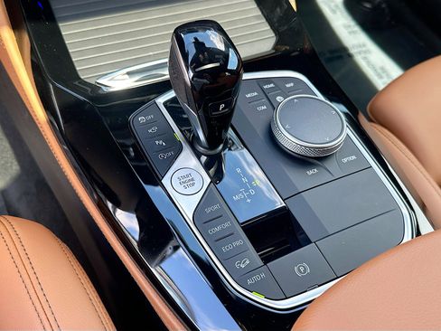 Used 2025 BMW X4 xDrive30i image 17