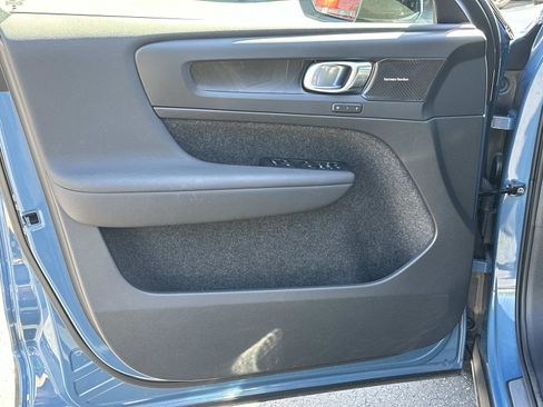 Certified 2023 Volvo C40 P8 Recharge Ultimate w/ Protection Package Premier image 15