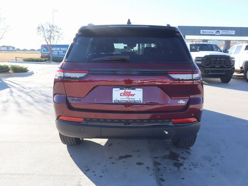 New 2025 Jeep Grand Cherokee Limited image 22