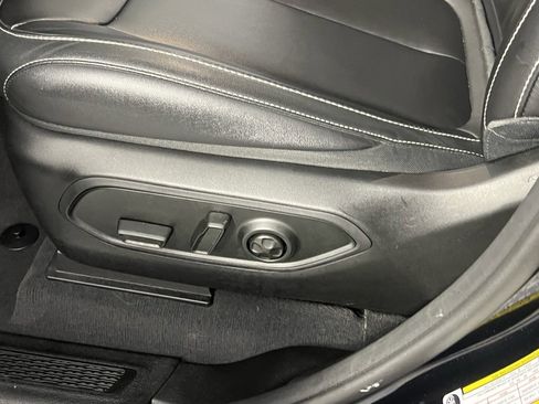 Used 2023 Jeep Grand Cherokee Limited image 24