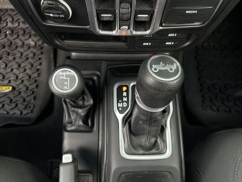 Used 2018 Jeep Wrangler Unlimited Sport S image 14