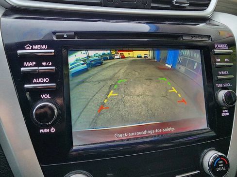 Used 2018 Nissan Murano SV image 16