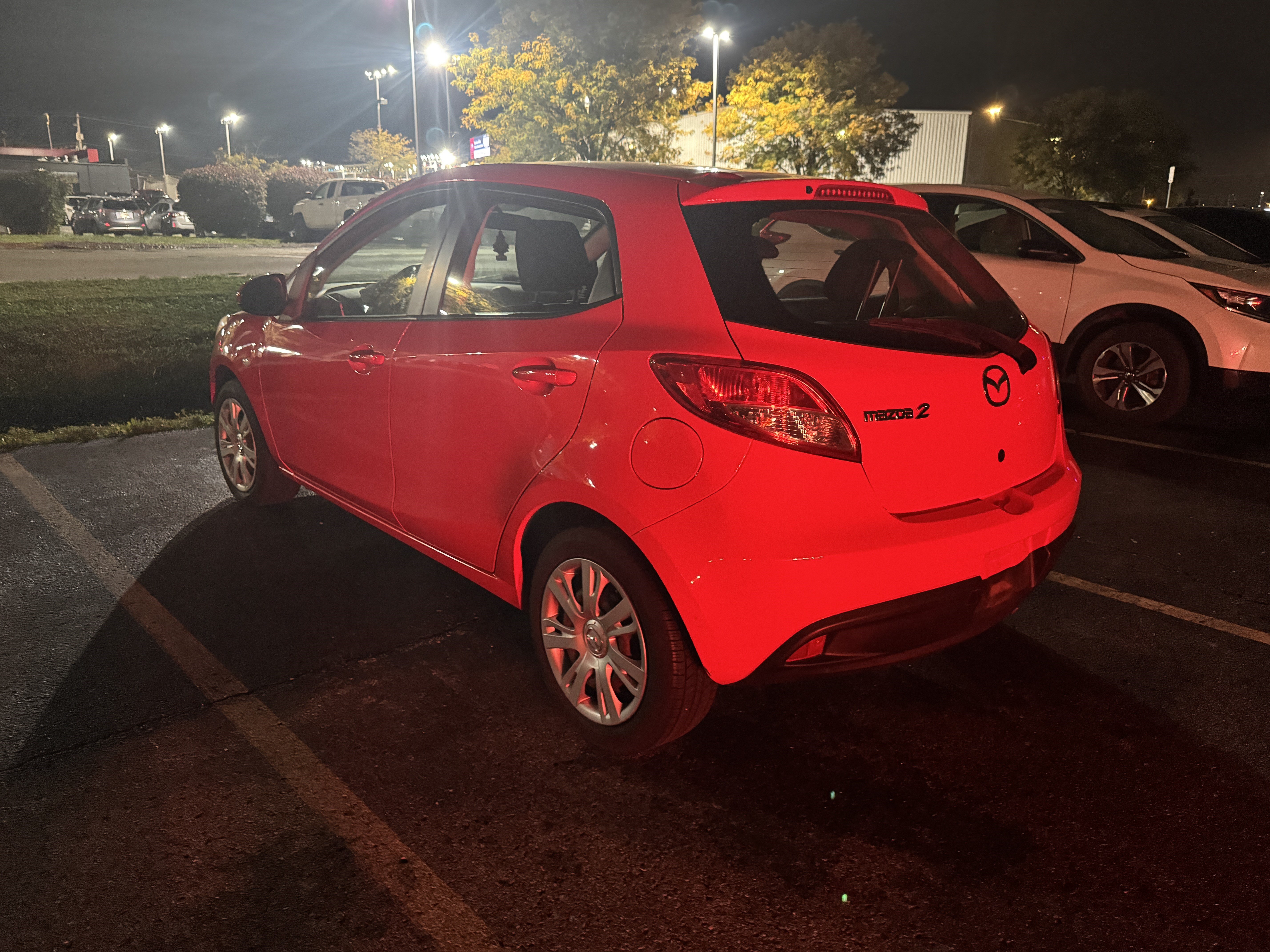 Used 2014 MAZDA MAZDA2 Sport FWD image 2