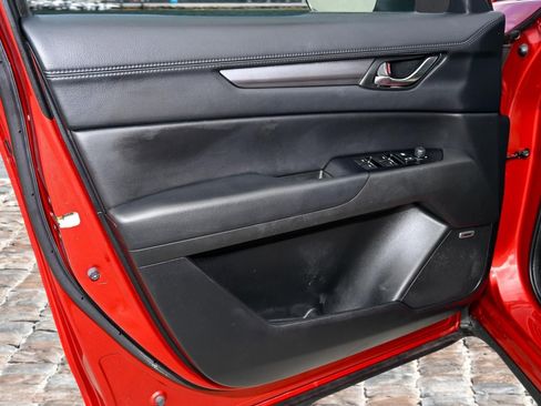 Used 2019 MAZDA CX-5 Touring image 18