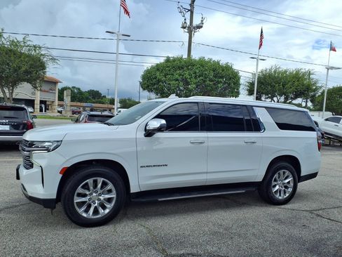 Used 2021 Chevrolet Suburban Premier w/ Premium Package RWD image 24