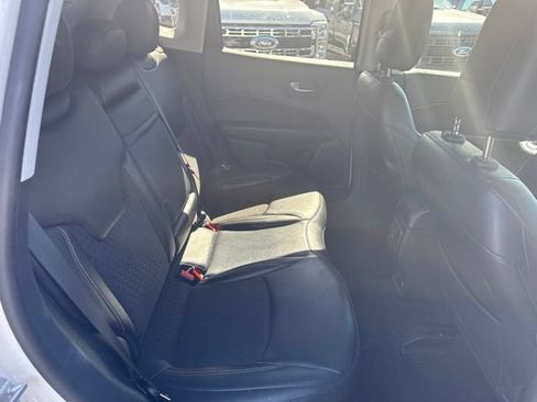 Used 2019 Jeep Compass Latitude w/ Popular Equipment Group AWD/4WD image 9