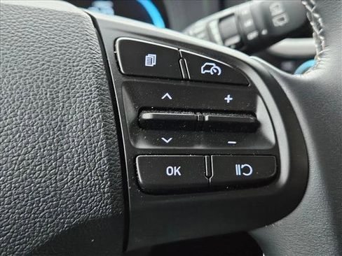 Used 2025 Hyundai Venue SEL image 23