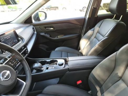 Used 2023 Nissan Rogue SV w/ SV Premium B Package AWD/4WD image 16