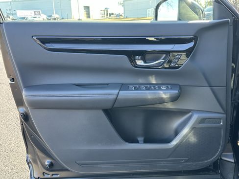 Used 2025 Honda CR-V EX-L image 13