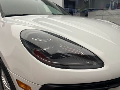 New 2026 Porsche Macan image 25