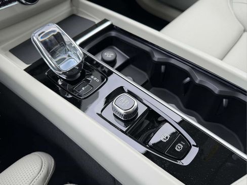 New 2026 Volvo XC60 B5 Ultra w/ Protection Package Premier AWD/4WD image 6